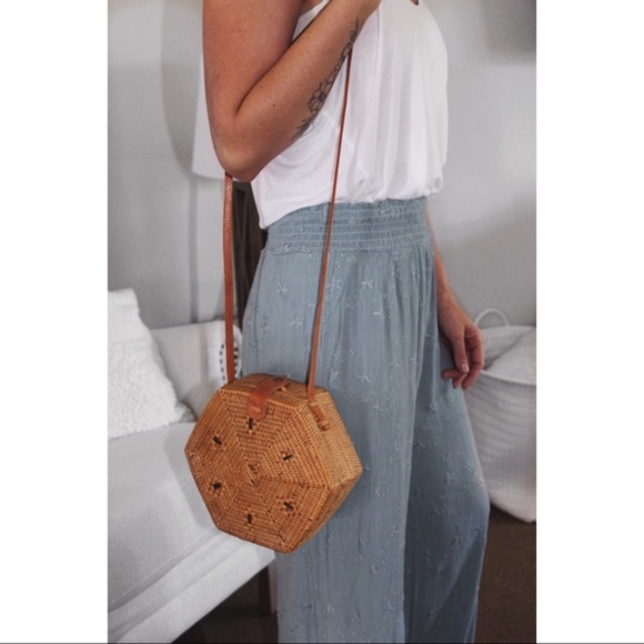 Hexagon Rattan Bag - Picture 4 of 5